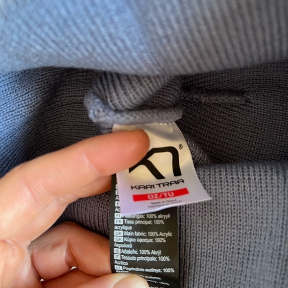 Kari Traa Beanie Blue New without tags - Picture 3 of 4